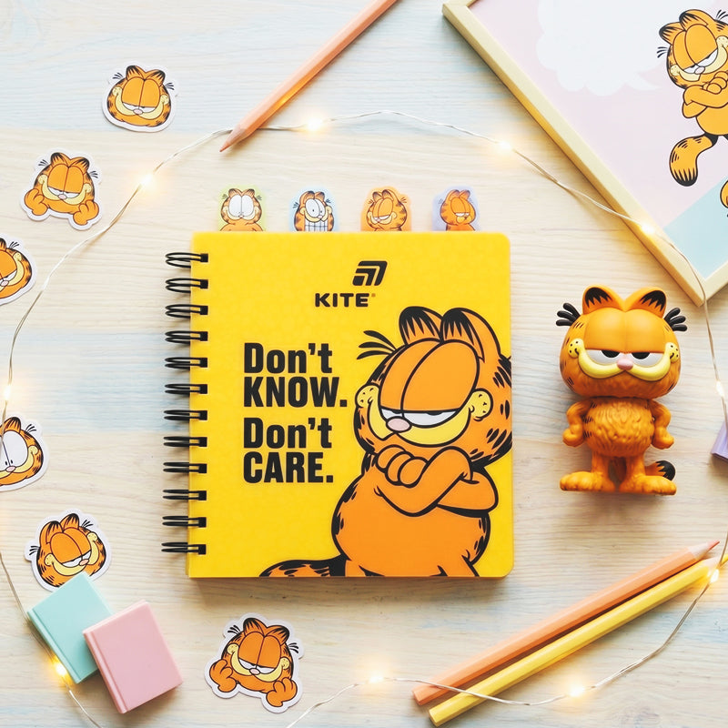 Spiral notebook with dividers Garfield GF26-278, 80 sheets, grid, plastic cover